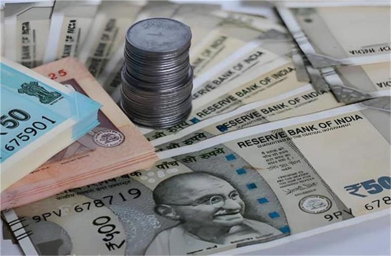 Rupee falls Historic low: टैरिफ के दबाव में भारतीय करेंसी, डॉलर के मुकाबले ‘मुंह के बल’ गिरा रुपया