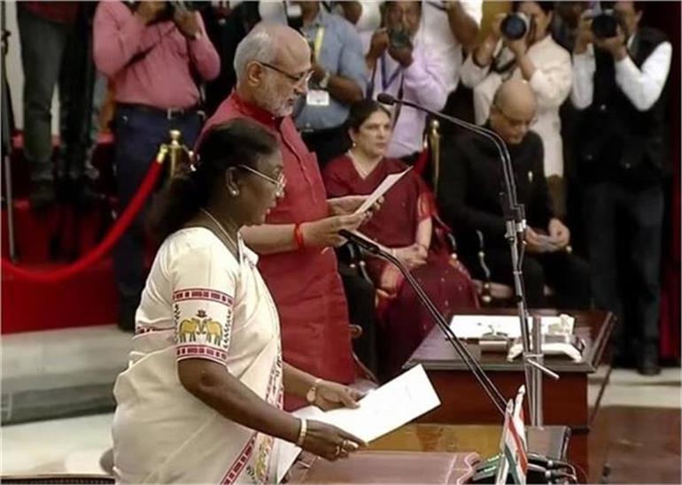 CP Radhakrishnan Oath: भारत को मिला नया उपराष्ट्रपति, सीपी राधाकृष्णन ने ग्रहण की शपथ