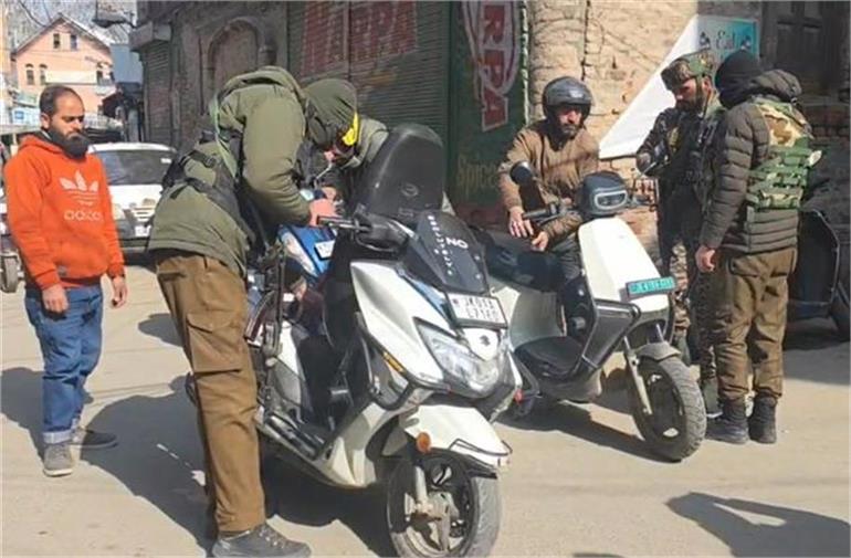 गृहमंत्री Amit Shah के दौरे से पहले Srinagr में सुरक्षा व्यवस्था कड़ी, चप्पे-चप्पे पर नजर