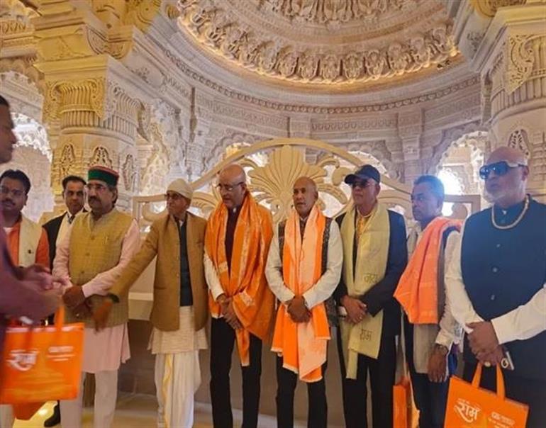 ਗੁਆਨਾ ਦੇ ਉੱਪ ਰਾਸ਼ਟਰਪਤੀ ਨੇ ਅਯੁੱਧਿਆ 'ਚ ਰਾਮ ਮੰਦਰ 'ਚ ਕੀਤੇ ਦਰਸ਼ਨ