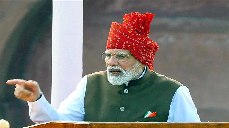 पीएम मोदी ने गिनाईं 12 साल की उपलब्धियां, बोले- संकट के बीच भी मजबूती से आगे बढ़ा भारत