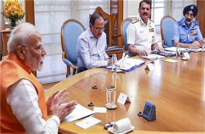 PAK पर बड़ी कार्रवाई से पहले वायु सेना प्रमुख ने PM मोदी से की मुलाकात
