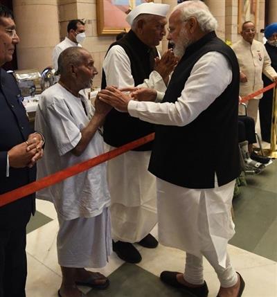पद्म श्री से सम्मानित बाबा शिवानंद का 128 वर्ष की आयु में निधन, PM मोदी ने दी श्रद्धांजलि