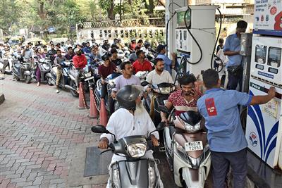 अप्रैल माह में आर्थिक रफ्तार तेज, पेट्रोल-डीजल और गैस की खपत बढ़ी