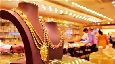 Gold Crash 2025: खरीददारों को नहीं होगा विश्वास! अचानक सोने की कीमतों में बड़ी गिरावट