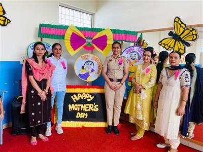 डीएवी पुलिस पब्लिक स्कूल में मनाया मातृ दिवस