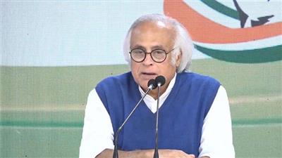 PM मोदी ने सांसदों को विदेश जाने से पहले रोका, अब हताशा में फिर शुरु की परंपरा: कांग्रेस