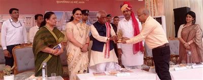 रेलवे भारत की एकता का प्रतीक - राज्यपाल बंडारू दत्तात्रेय