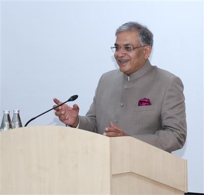 निर्वाचन आयोग द्वारा पोलिंग स्टेशनों पर वोटरों के लिए मोबाइल डिपाजिट सुविधा की जायेगी प्रदान