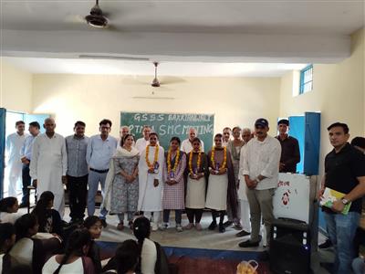 मैरिट प्राप्त करने वाले विद्यार्थियों को किया सम्मानित