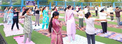 अंतरराष्ट्रीय योग दिवस की तैयारियों के तहत योग प्रोटोकॉल का किया अभ्यास