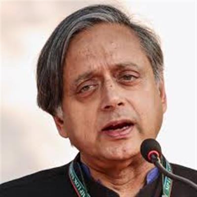 पनामा में थरूर की टिप्पणी से कांग्रेस में मचा भूचाल, उदित राज बोले- इन्हें भाजपा का प्रवक्ता बना दो !