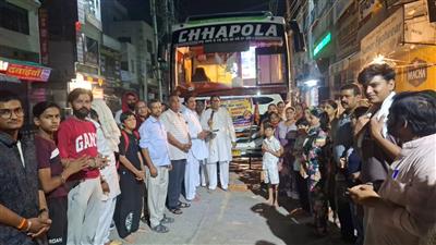 धार्मिक भ्रमण के लिए श्रद्धालुओं की बस रवाना