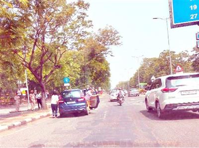 चंडीगढ़ में ट्रैफिक चालान के नाम पर वसूली का खेल– नियम ताक पर, सिस्टम नतमस्तक! पैसों के चक्कर में बुजुर्ग, महिला व मरीजों को भी किया जा रहा परेशान