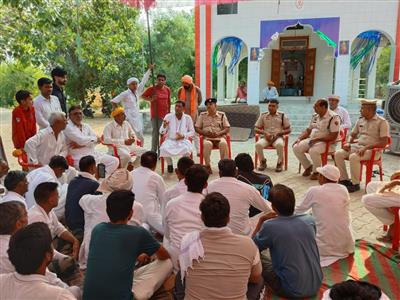 नाथूसरी थाना प्रभारी ने गांव जमाल मे नुक्कड़ सभा कर लोगों को नशे के खिलाफ जागरूक किया 