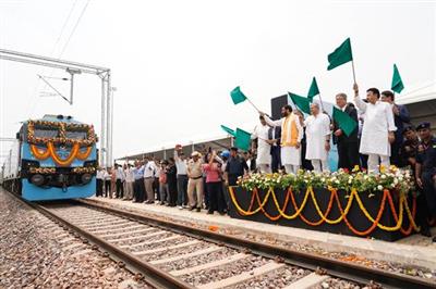 अश्विनी वैष्णव ने मानेसर में देश के सबसे बड़े ऑटोमोबाइल गति शक्ति मल्टी-मॉडल कार्गो टर्मिनल का किया उद्घाटन