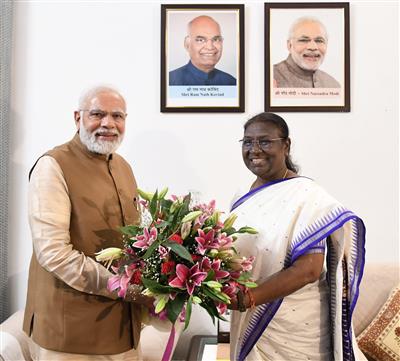प्रधानमंत्री मोदी ने राष्ट्रपति मुर्मु को जन्मदिन की दीं शुभकामनाएं, कहा-आप आशा और शक्ति की किरण