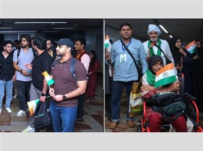 ईरान में फंसे भारतीयों को लेकर दो फ्लाइट्स दिल्ली पहुंची, हिंदुस्तान जिंदाबाद' के नारों से गूंजा दिल्ली एयरपोर्ट