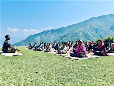 सियाचिन से लेकर विशाखापत्तनम तक भारतीय सेना ने मनाया अंतरराष्ट्रीय योग दिवस