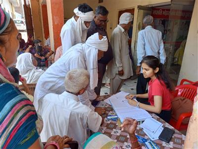 कैंप में 140 मरीजों की जांच, 12 आप्रेशन के लिए चयनित