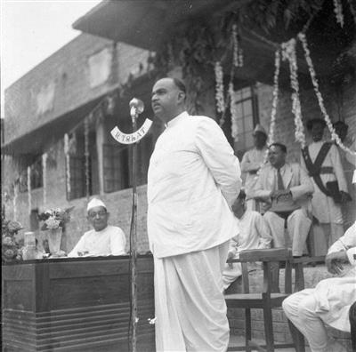 राष्ट्र निर्माण में डॉ. श्यामा प्रसाद मुखर्जी का अमूल्य योगदान हमेशा याद किया जाएगा: पीएम मोदी