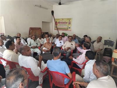 समस्याओं के समाधान के लिए वार्डवासियों ने मीटिंग में की चर्चा, जताया रोष
