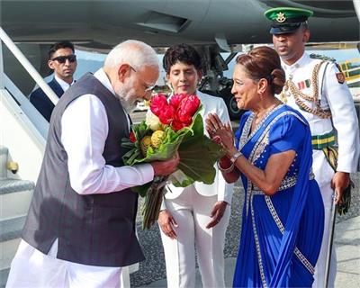 ਤ੍ਰਿਨੀਦਾਦ-ਟੋਬੈਗੋ ਪਹੁੰਚੇ PM ਮੋਦੀ, ਹਵਾਈ ਅੱਡੇ 'ਤੇ ਨਿੱਘਾ ਸਵਾਗਤ, ਦਿੱਤਾ ਗਿਆ ਗਾਰਡ ਆਫ ਆਨਰ