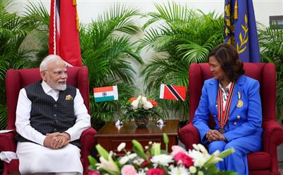 पीएम मोदी ने त्रिनिदाद और टोबैगो की राष्ट्रपति से की मुलाकात, उन्हें भारत आने का दिया निमंत्रण