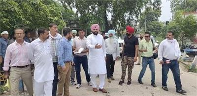 MP ਗੁਰਜੀਤ ਸਿੰਘ ਔਜਲਾ ਨੇ ਅੰਮ੍ਰਿਤਸਰ ਦੇ ਸਾਰੇ ਰੇਲਵੇ ਫਾਟਕਾਂ ਦਾ ਕੀਤਾ ਦੌਰਾ
