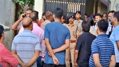 मुजफ्फरपुर में बड़ी वारदात.. पत्नी और बच्चों के सामने इंजीनियर की चाकू से गोदकर हत्या, इलाके में दहशत