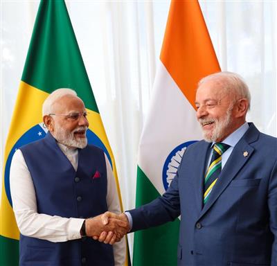 प्रधानमंत्री मोदी ने ब्रासीलिया में राष्ट्रपति लूला के साथ ‘सार्थक वार्ता ‘में विभिन्न महत्वपूर्ण विषयों पर की चर्चा