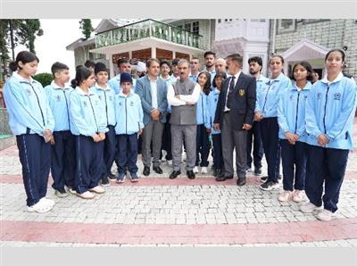Himachal Pradesh: मुख्यमंत्री ने जापान में आयोजित होने वाली कराटे प्रतियोगिता में भाग लेने वाले भारतीय खिलाड़ियों को शुभकानाएं दीं