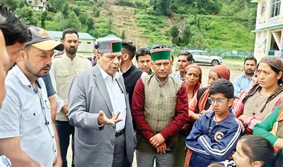 Himachal News: अब जीवन नहीं आसान… टूट गए घर, उजड़े खेत-खलिहान