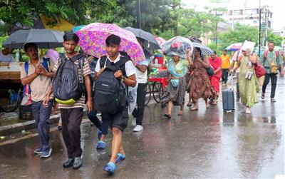 भारी बारिश के कारण अमरनाथ यात्रा एक दिन के लिए स्थगित