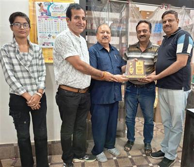 साहुवाला को समाजसेवी कार्यों के लिए  डायनामिक लॉयन ऑफ डिस्ट्रिक्ट के अवार्ड से सम्मानित किया