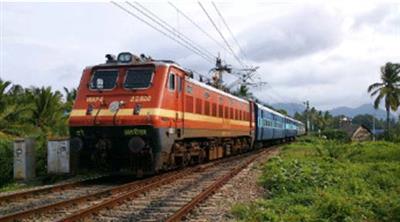 पंजाब: चलती ट्रेन में मचा हड़कंप! Emergency में रोकी गई ट्रेन, यात्रियों ने बचाई अपनी जान!