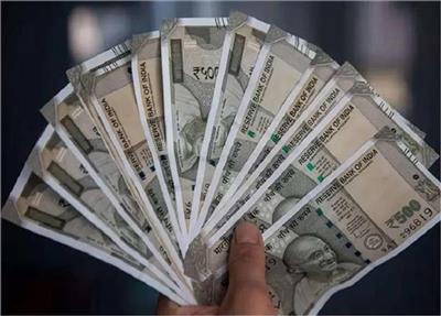 8th Pay Commission: केंद्रीय कर्मचारियों की सैलरी में हो सकती है 30% से 34% की बढ़ोतरी! रिपोर्ट में हुआ बड़ा खुलासा