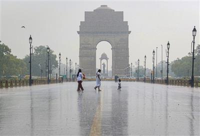 दिल्ली-NCR में झमाझम बारिश से गर्मी और वायु प्रदूषण से मिली राहत, मौसम हुआ सुहावना