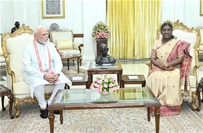 PM मोदी ने अचानक राष्ट्रपति द्रौपदी मुर्मू से की मुलाकात, जानिए क्या हुई चर्चा
