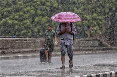 Heavy Rain Alert: कई इलाकों में मूसलाधार बारिश, IMD ने इन हिस्सों में रेड अलर्ट जारी किया...आज के लिए केदारनाथ यात्रा स्थगित
