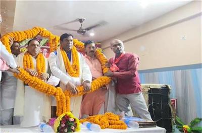 जन सुराज के प्रदेश महासचिव संतोष कुमार महतो VIP की 'नाव' पर हुए सवार, ली सदस्यता; मुकेश सहनी बोले- इनका लंबा राजनीतिक अनुभव...