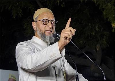 ओवैसी ने मोदी सरकार पर साधा निशाना, पूछा- इस आर्थिक हमले का जवाब कैसे देगी सरकार?
