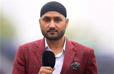 हरभजन सिंह बोले- 'हम जवानों को खोते हैं और फिर क्रिकेट खेलने चले जाते हैं, यह गलत है'