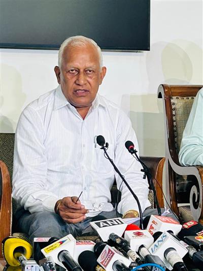बरिन्दर कुमार गोयल ने प्रभावित ज़िलों में बाढ़ की स्थिति का लिया जायज़ा, डिप्टी कमिश्नरों के साथ की बातचीत