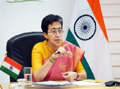 CM रेखा गुप्ता पर हुए हमले के बाद आया Atishi का पहला रिएक्शन, जानें क्या दिया बयान