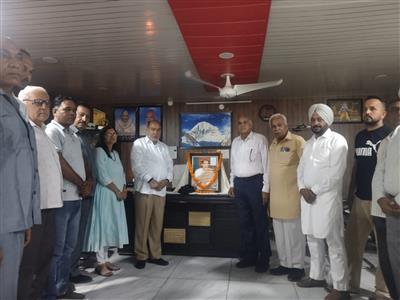 आधुनिक भारत के निर्माता राजीव गांधी का देश के लिए योगदान अविस्मरणीय: अशोक मेहता