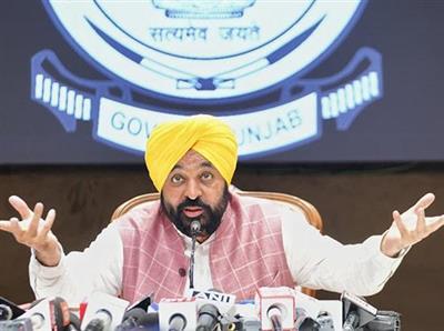55 ਲੱਖ ਪੰਜਾਬੀਆਂ ਦਾ ਮੁਫ਼ਤ ਰਾਸ਼ਨ ਬੰਦ ਕਰਨ ਦੀਆਂ ਸਾਜ਼ਿਸ਼ਾਂ ਰਚ ਰਹੀ ਹੈ ਕੇਂਦਰ ਸਰਕਾਰ - ਭਗਵੰਤ ਮਾਨ 