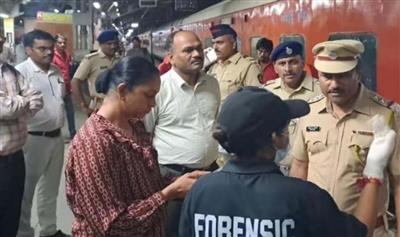 Mumbai-Kushinagar Express ਟ੍ਰੇਨ 'ਚ ਮਚਿਆ ਹੜਕੰਪ , AC ਡੱਬੇ ਦੇ ਟਾਇਲਟ 'ਚੋਂ ਮਿਲੀ 5 ਸਾਲਾ ਬੱਚੀ ਦੀ ਲਾਸ਼