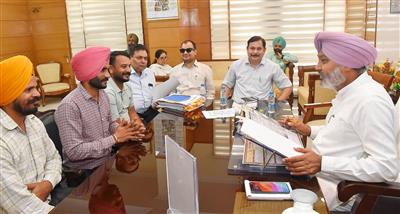 वित्त मंत्री हरपाल सिंह चीमा ने कर्मचारी यूनियनों से उनके मुद्दों के समाधान के लिए की बैठकें