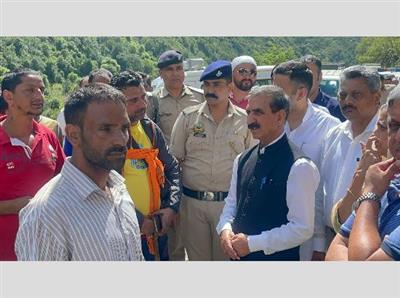 Himachal Pradesh: CM बोले -इस वर्ष विनाश का पैमाना कहीं अधिक, मुख्यमंत्री ने चंबा और कांगड़ा जिलों के आपदा प्रभावित क्षेत्रों का हवाई सर्वेक्षण किया